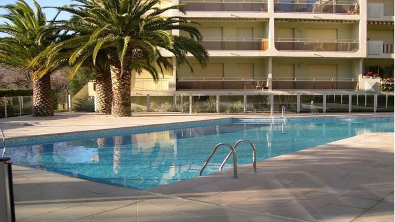 Le Riviera Apartment Sainte-Maxime Exterior photo